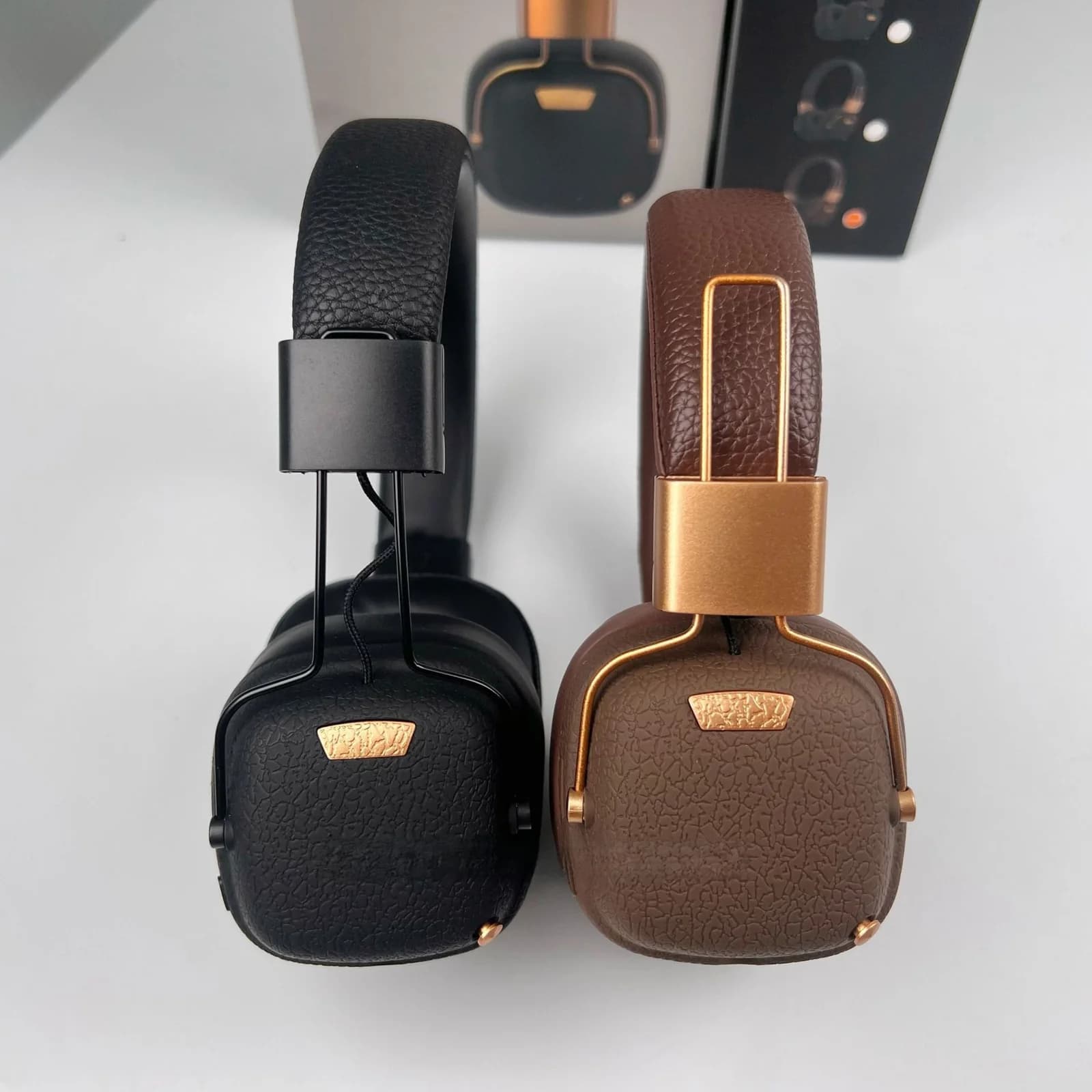 Auriculares inalámbricos retro con modos EQ