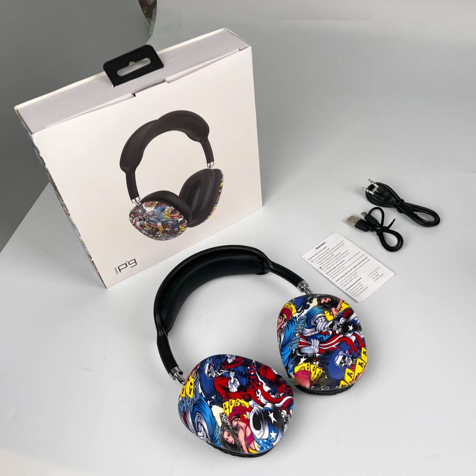 Auriculares inalámbricos supraaurales estilo graffiti con tarjeta TF y AUX