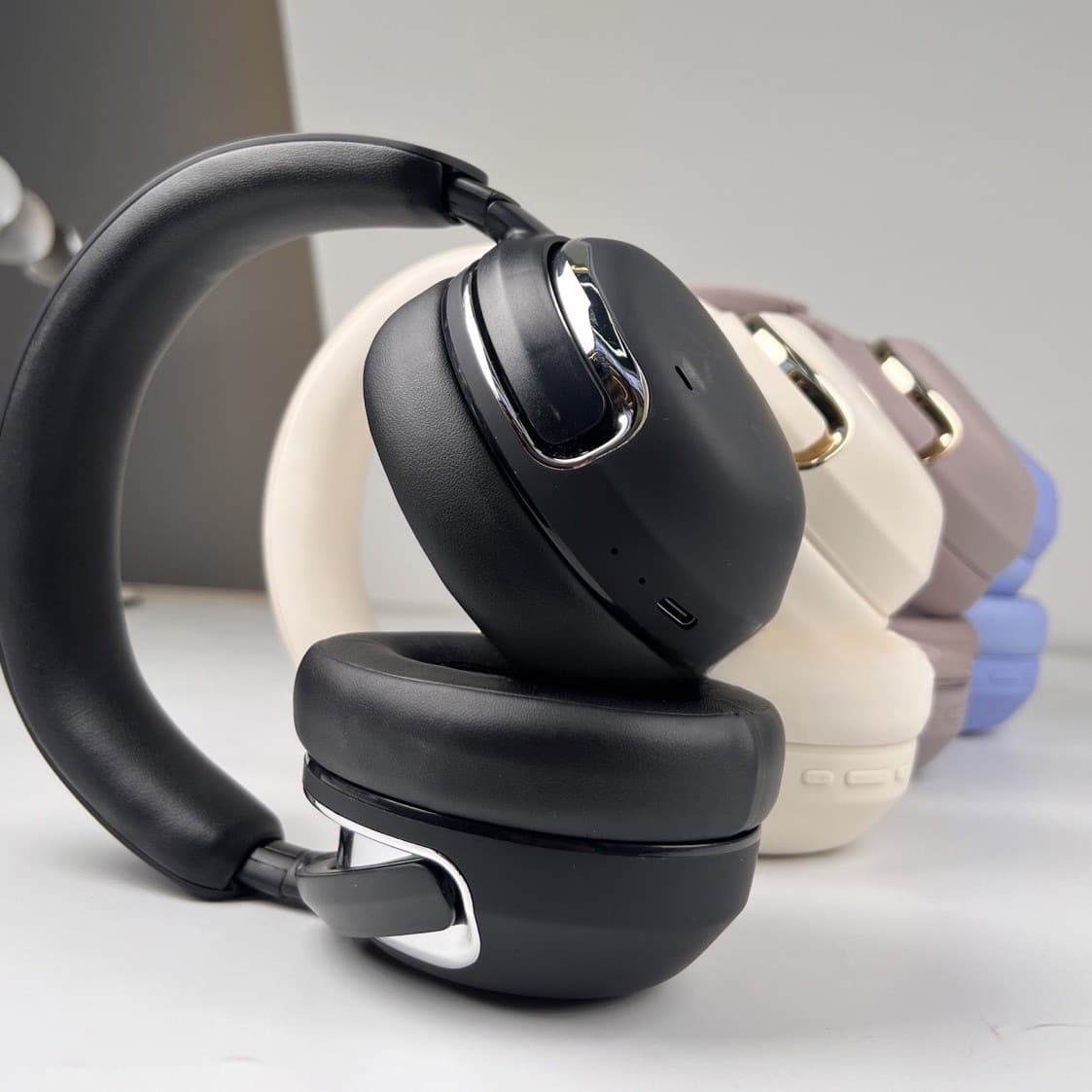 Auriculares inalámbricos supraaurales con cancelación activa de ruido y micrófono